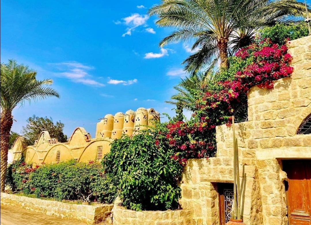 Tunis Village
